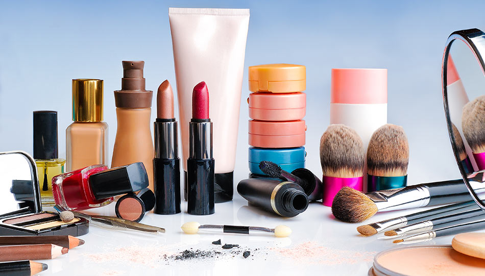 How to Choose the Right Cosmetic Products for Your Beauty Salon